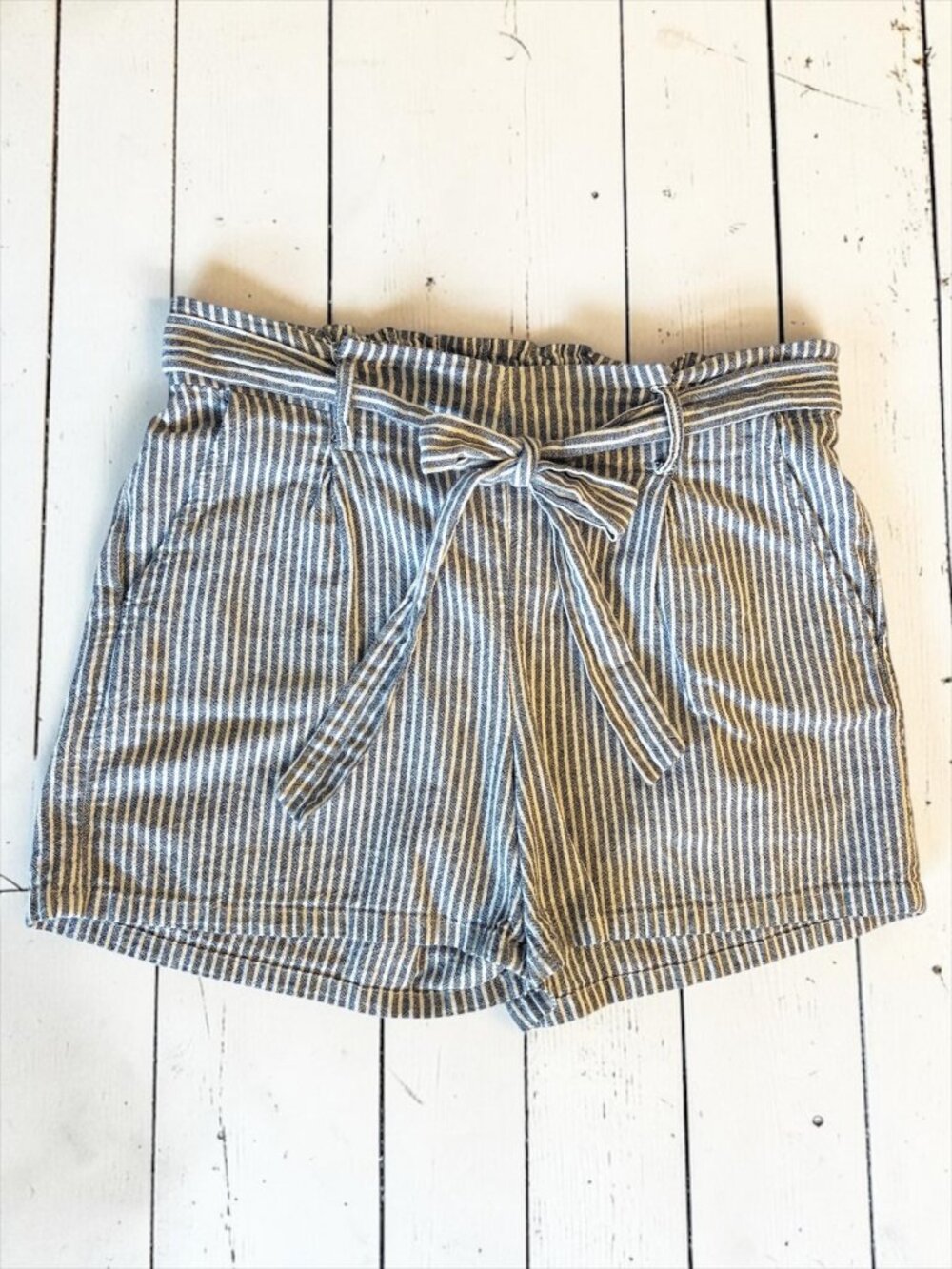 Maurices Striped Paperbag Waist Shorts Blue White Cotton Tie Front Size M